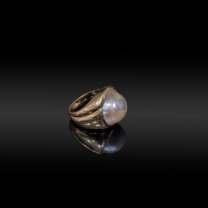 Ring in 18K (750) yellow gold, set with a...