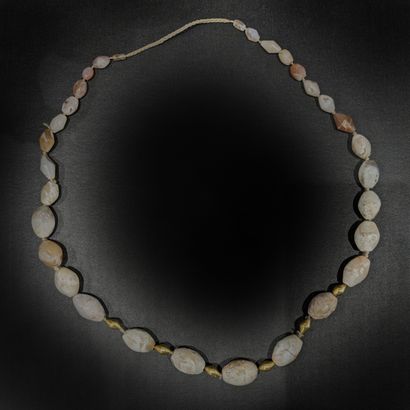 Necklace of agate pearls and billets in 18K...