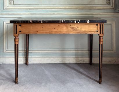 Table console en bois fruitier marqueté de...