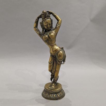 Statue de danseuse thaïlandaise en bronze....