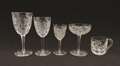 Cristallerie de BACCARAT. Partie de service...