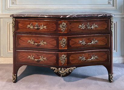 Commode en bois de placage marqueté de filets...