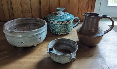 Ceramics: small polychrome enameled covered...