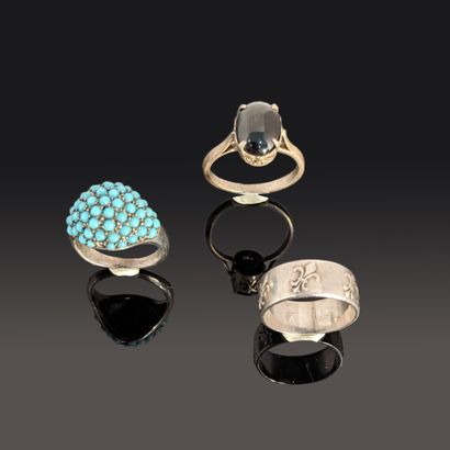 Two rings and a band in silver (800 and 925),...