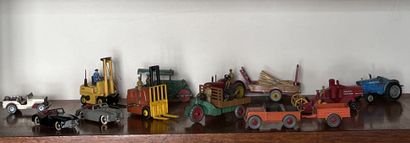 DINKY TOYS. Scale models including : Simca...