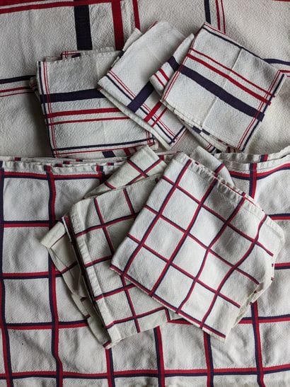 Table linen: cotton tablecloths and napkins...