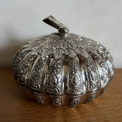 Cucurbit-shaped metal box, decorated with...