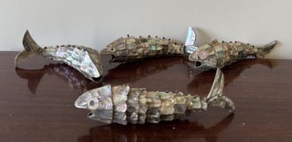 Four articulated fish in mother-of-pearl....