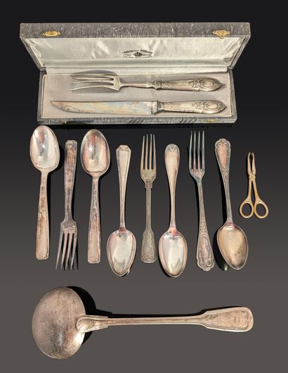 Mismatched silver plating: carving set, ladle,...