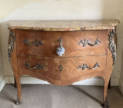 Chest of drawers with curved front and sides...