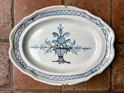 Small earthenware 