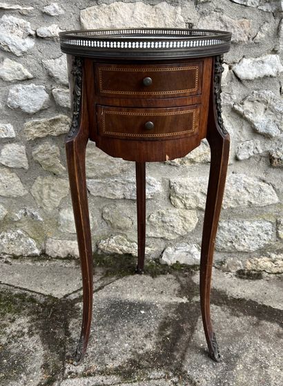 Drum-shaped coffee table in wood veneer inlaid...