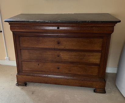 Oak chest of drawers, the front with four...