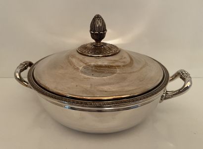 Silver-plated covered vegetable dish decorated...