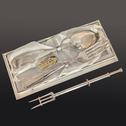 Set: - twelve cheese knives, bakelite handles,...