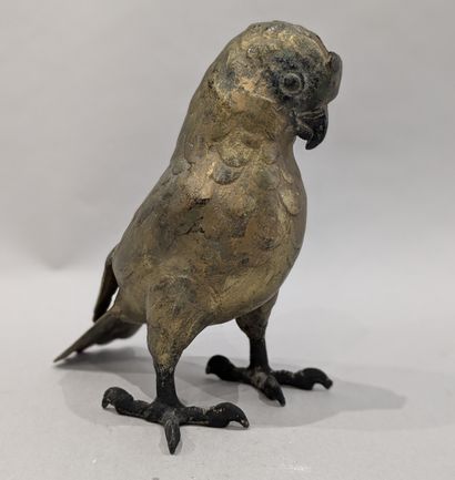 Paire de statuettes de perroquet en fonte...