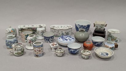 Set of twenty-three miniature Chinese porcelain...