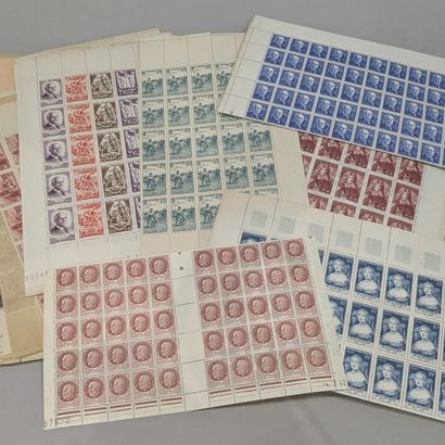 France : Ensemble de feuilles semi-modernes,...