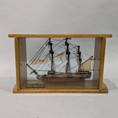 Maquette de trois-mâts, dans un montage en...