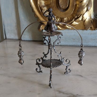Petit ornement de table en argent (800),...