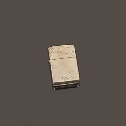 Briquet à monture en argent uni (800) signé...