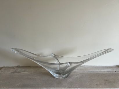 DAUM France. Coupe en cristal étiré. Signée...