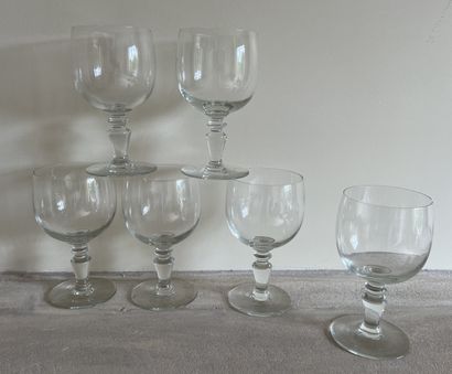 Suite de six grands verres à pied en cri...