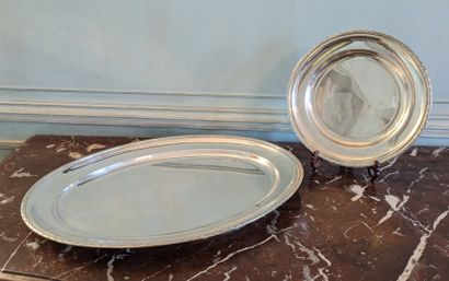 Grand plat ovale et plat rond, la bordure...