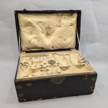 Silverware trunk, exterior trimmed in black...