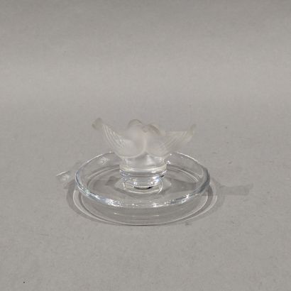 LALIQUE France. Baguier in molded-pressed...