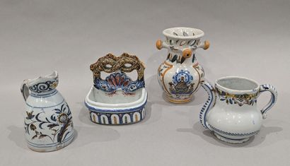 Ensemble en faïence régionale : petite jardinière...