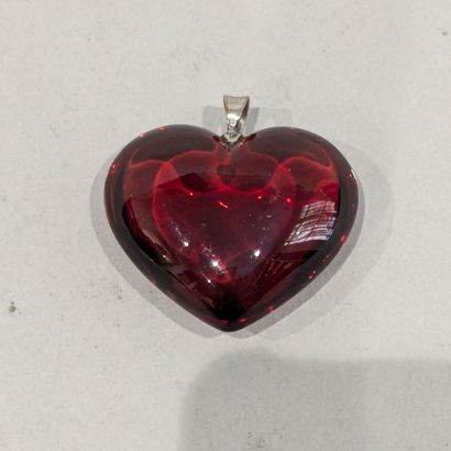 Cristallerie de BACCARAT. Red crystal heart...