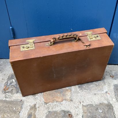 Valise en cuir, marquée Comte de Cambacérès...