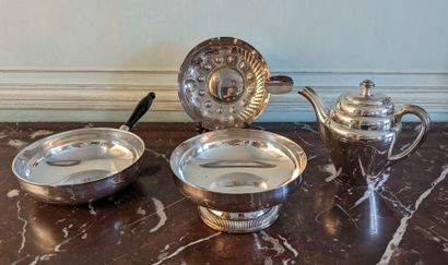 Métal argenté : poêlon à hors-œuvre ; coupe...