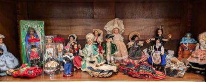 Set of regional dolls.