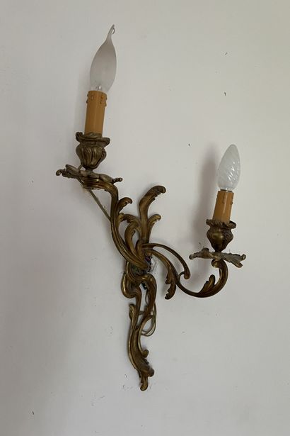 Paire d'appliques murales en bronze doré...