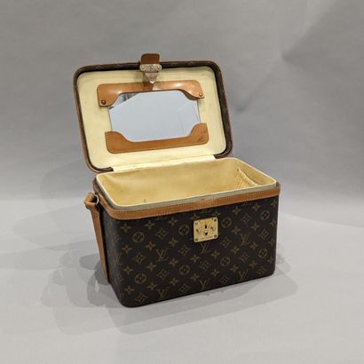 LOUIS VUITTON Paris. Monogram coated canvas...