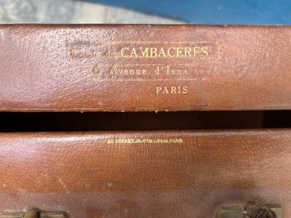 Valise en cuir, marquée Comte de Cambacérès...
