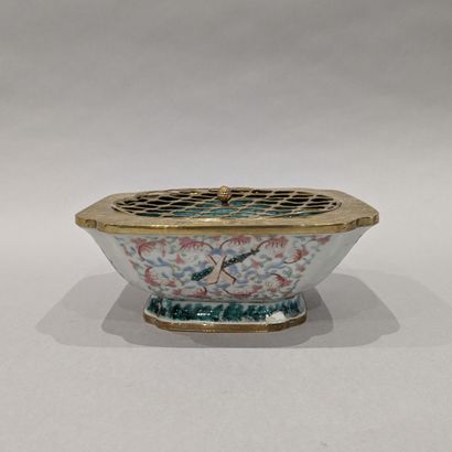 Maison MAQUET in Paris and Nice. Porcelain...