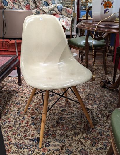 Charles (1907-1978) et Ray (1912-1988) EAMES....