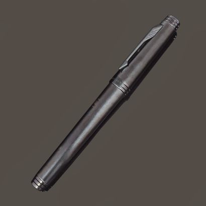 PARKER. Stylo à plume, modèle Titane Monochrome...