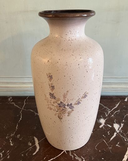 Grand vase balustre en céramique émaillée...