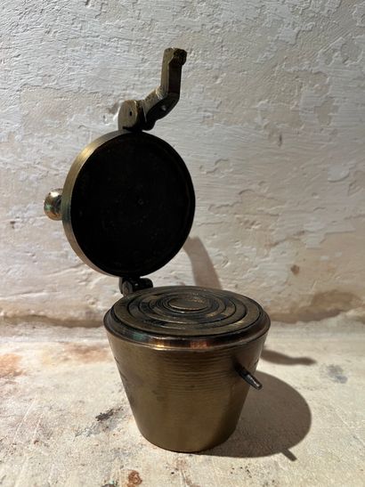 Bronze weight stack. H. 9.5 cm.