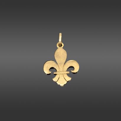 18K (750) yellow gold pendant featuring a...