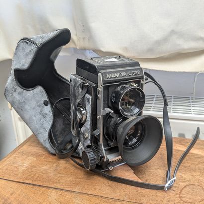 MAMIYA C330 camera and case.