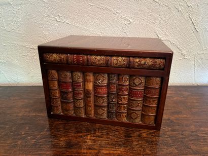 Cigar humidor in burr wood, front decorated...