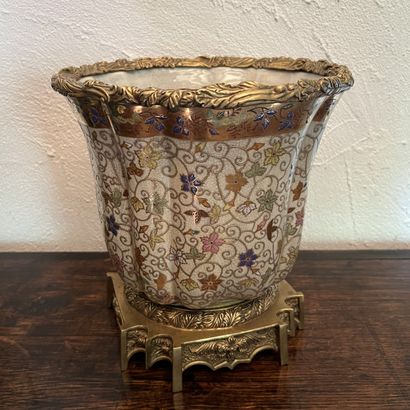 Crackled ceramic cache-pot decorated with...