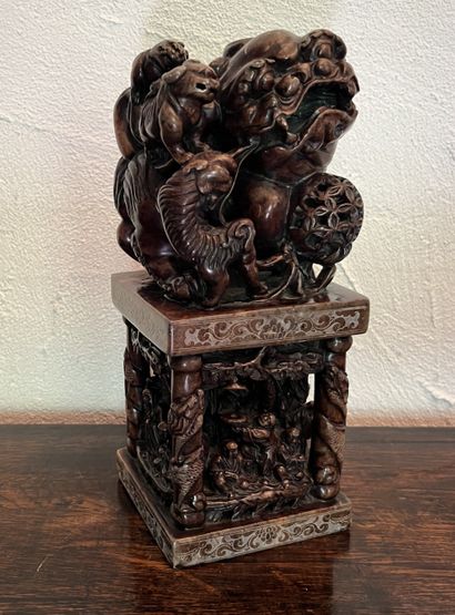 Important replica of a Chinese imperial seal...