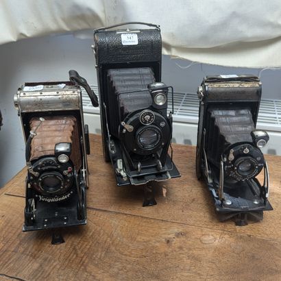 Set of three VOIGTLANDER cameras.
