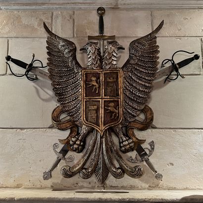 Panoplie constituée de cinq épées. Dans le...